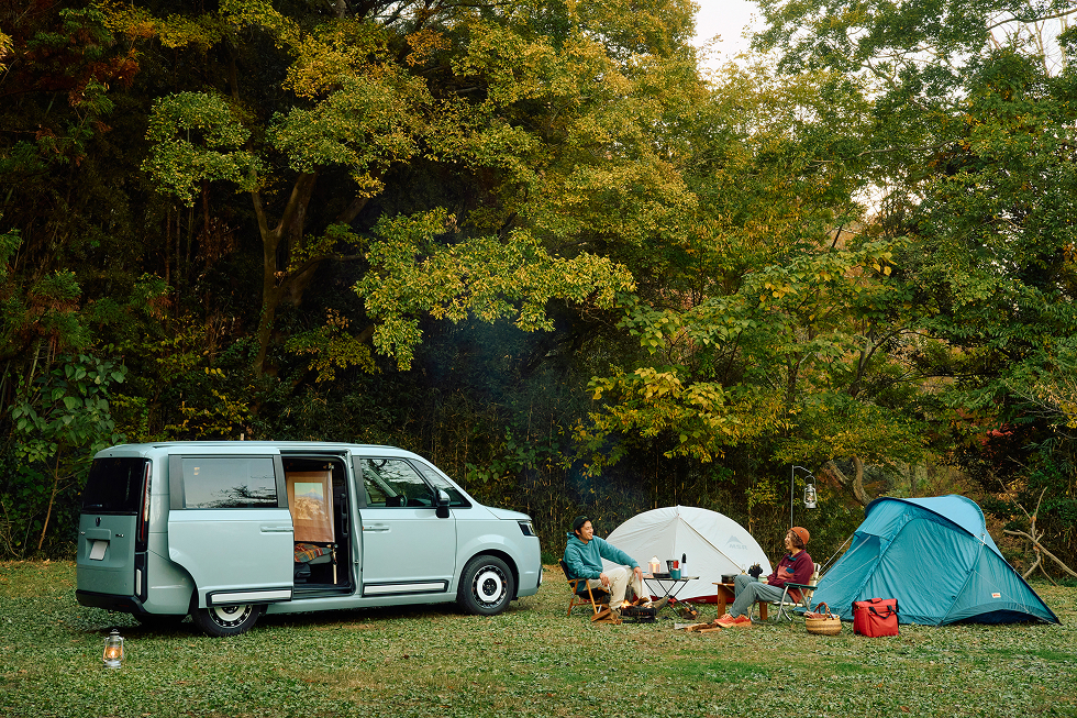 キャンプを楽しむ様子