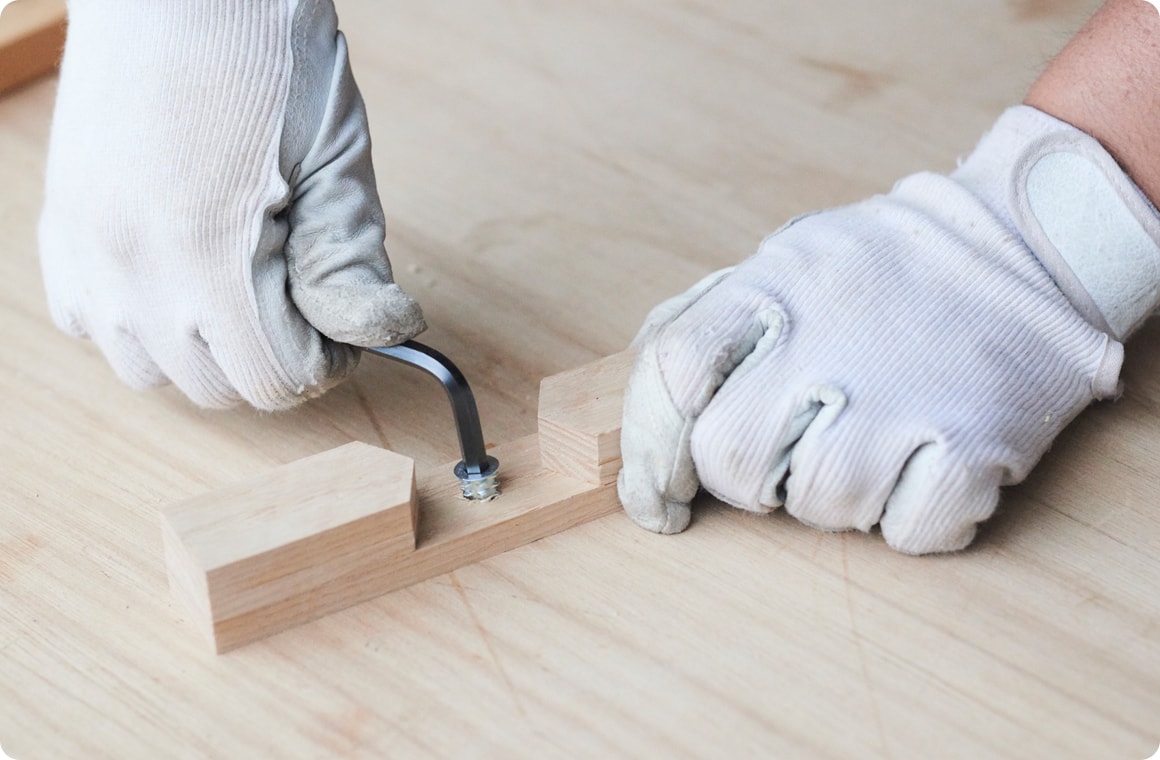 3段目に鬼目ナットM6を六角レンチでねじ込