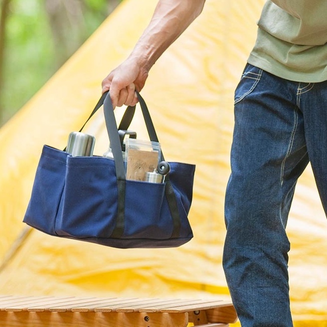 キャンプ専用設計のトートバッグ