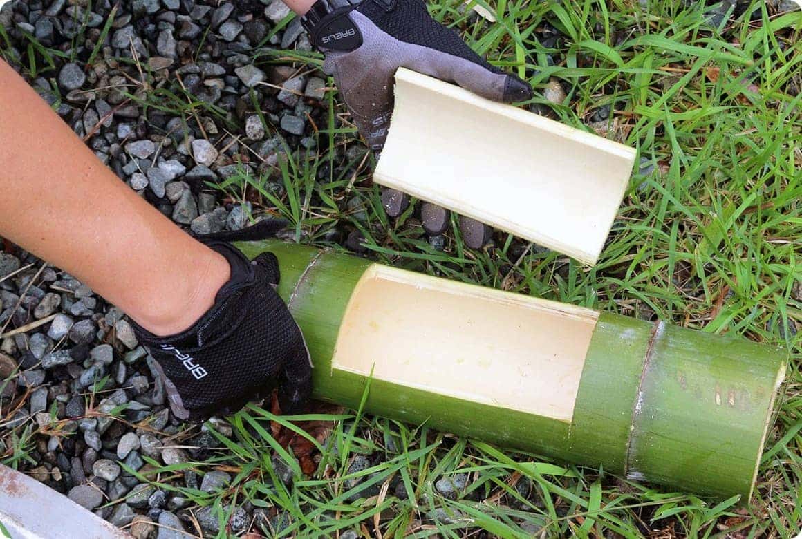 繊維に沿って切ると、自然に切り口（写真では横方向の切り口）に角度が付くので、フタが中に落ちることはありません