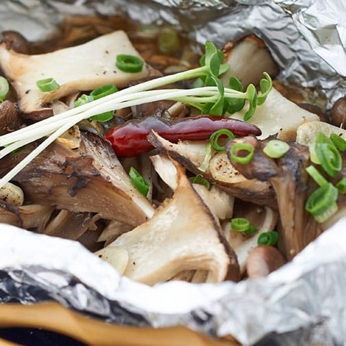 きのこのホイル焼きペペロンチーノ風