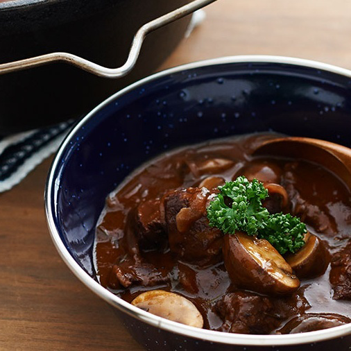 牛肉の赤ワイン煮込み