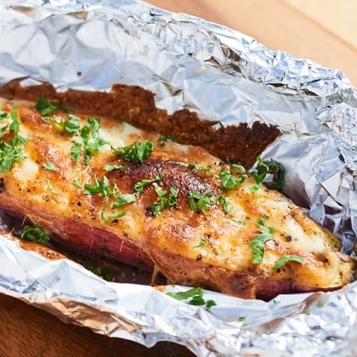 余った焼き芋でペッパーチーズ焼き