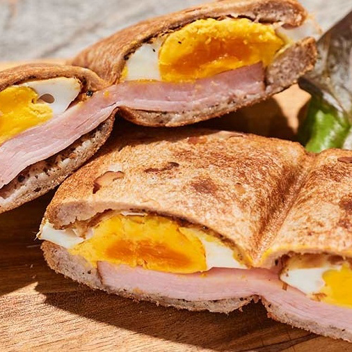 ハムとたまごのホットサンド