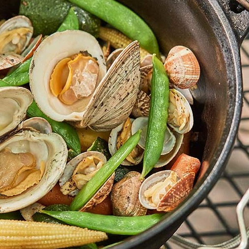 彩り野菜とあさりのオイル蒸し