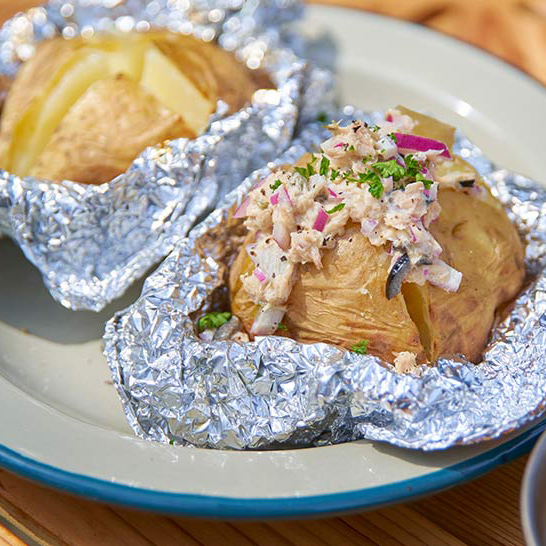 じゃがいものホイル焼き ツナディップソース添え
