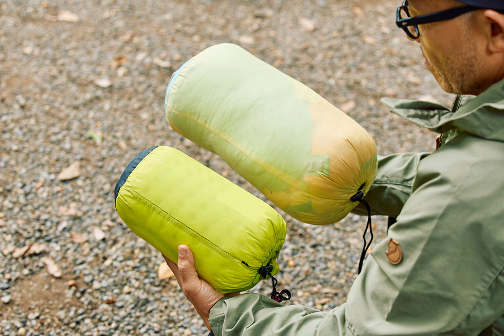 ダウンの寝袋の写真