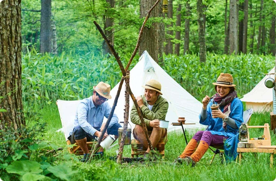 キャンプを楽しむこいしゆうか・宮原さん・猪俣さんの画像