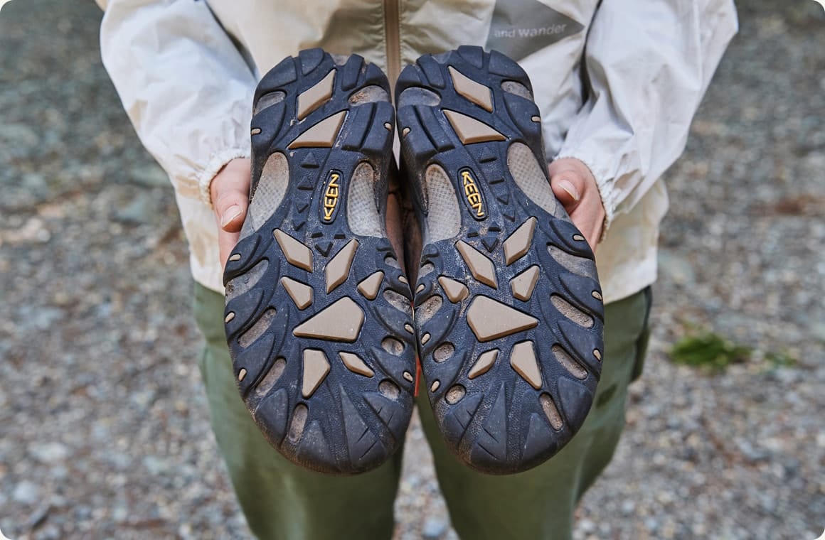 スラックラインに向いていない靴の靴裏の画像