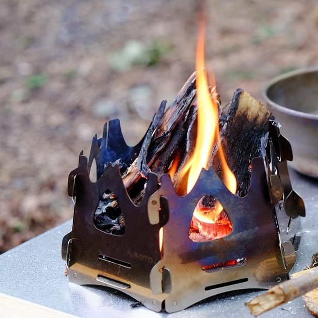 手のひらサイズの<br>焚き火台を使ってみよう