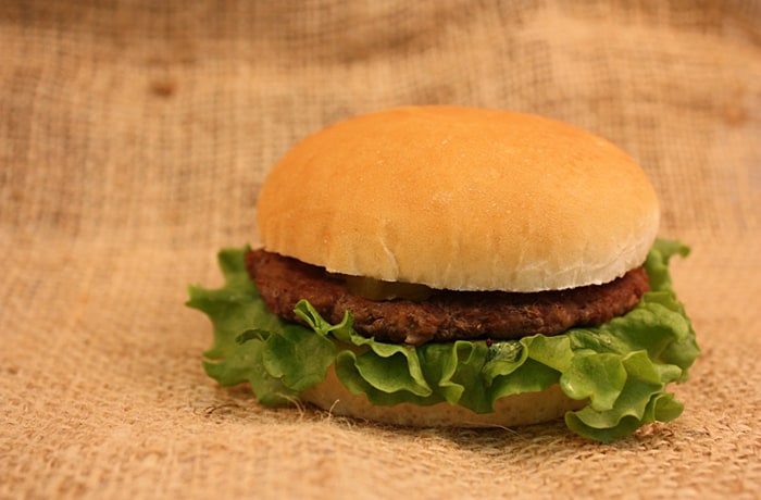 岐阜県の特産・飛騨牛を手軽に味わえる、「飛騨牛バーガー」もありますよ!