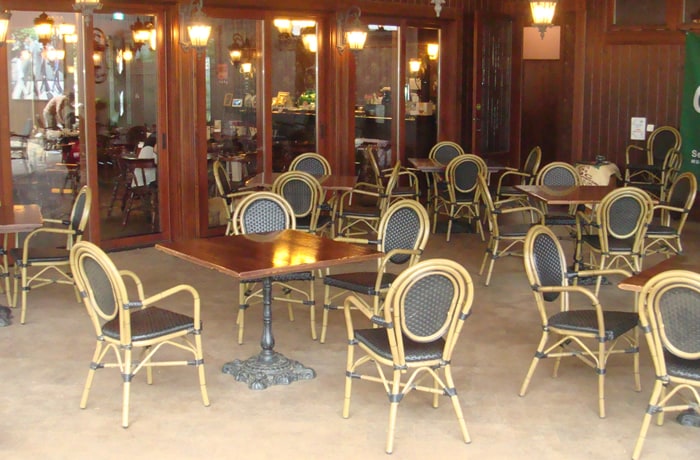 天気のいい日は雰囲気のいいテラス席でのお食事がオススメ!