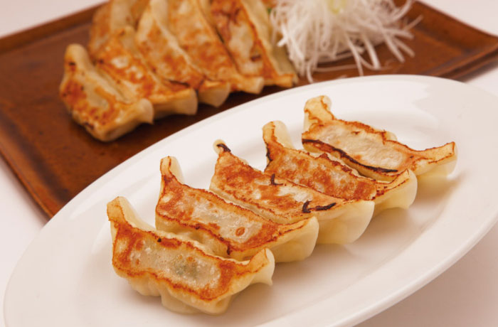 「祭」は地産の野菜とコラーゲンたっぷりの餃子です！