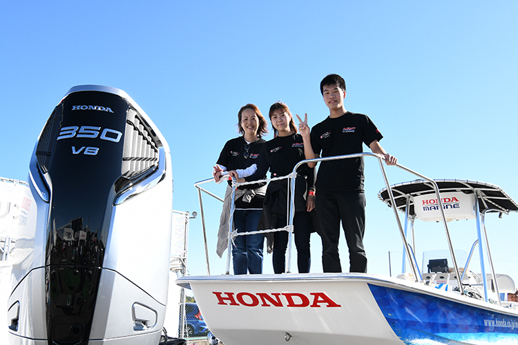 画像：マリン製品展示コーナー