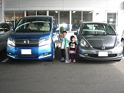 �Ƒ�5�l�Ŋy��������Ă܂�