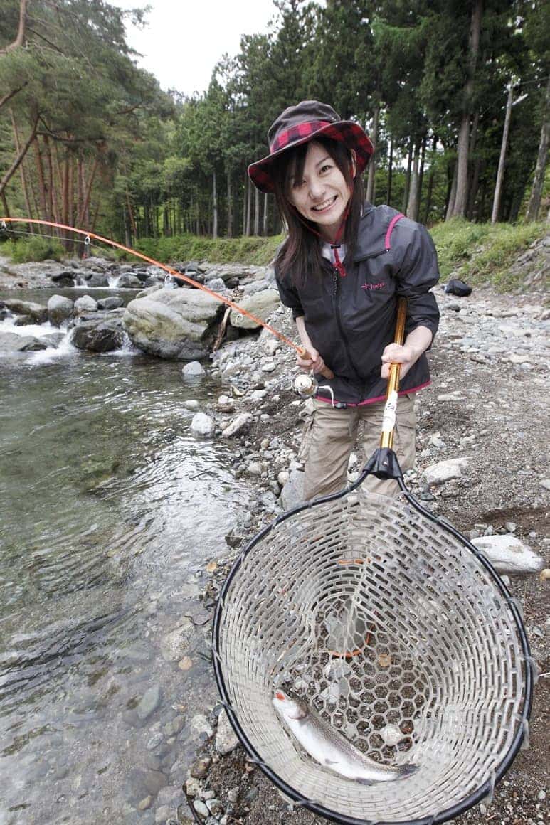 ニジマスって、小さくても引くから面白いんだよね
