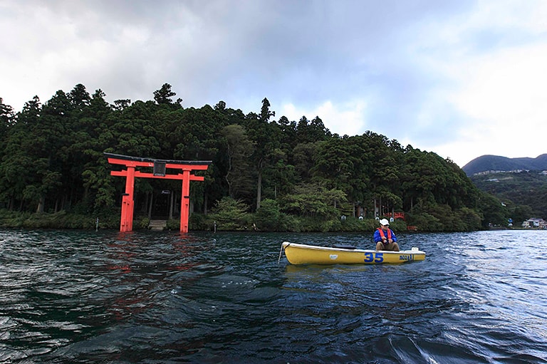 秋の湖沼のワカサギ日和