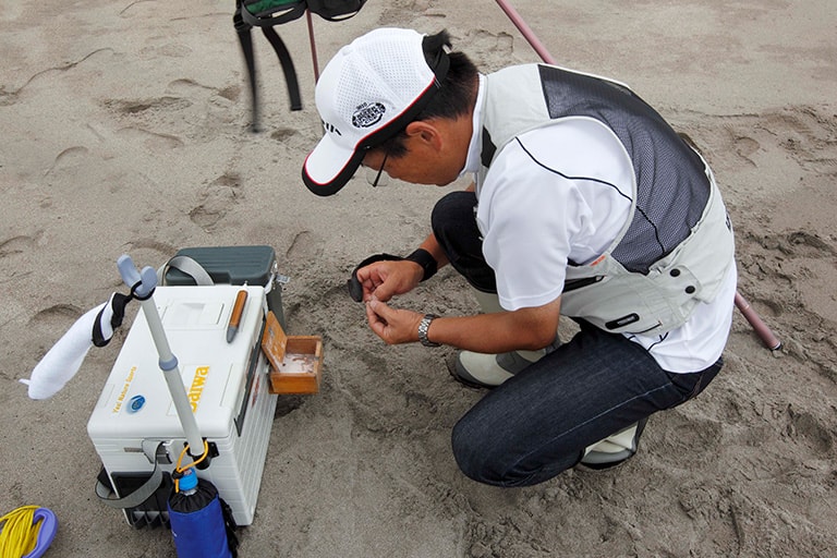 エサは新鮮か？魚が釣れない時もエサの状態をチェックして、できるだけ新鮮なものを使おう