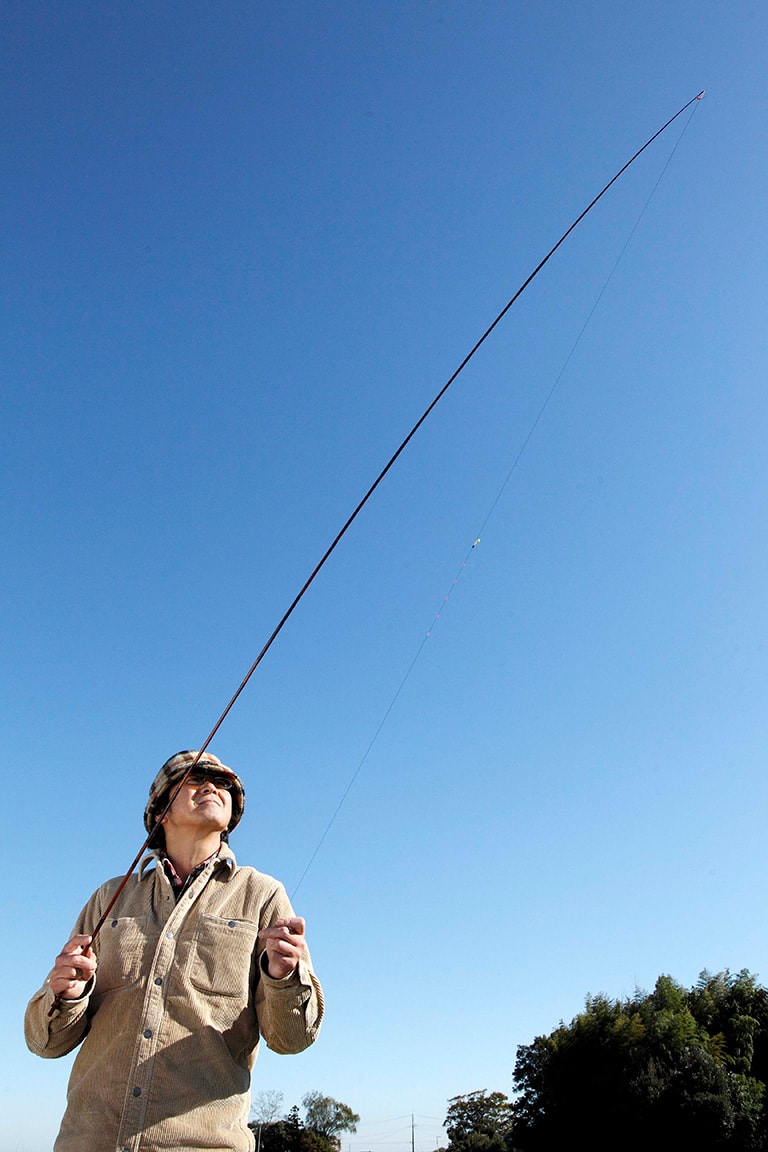 仕掛け全体の長さは、サオと同程度にするのが基本。障害物の多いポイントをねらう場合はやや短めでも扱いやすい
