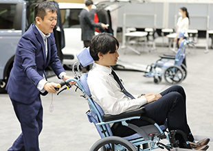 車いす乗車時の乗り心地確認