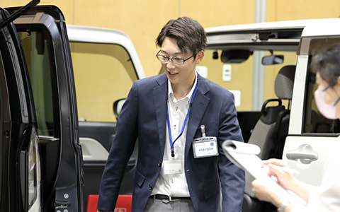 私にお任せください！