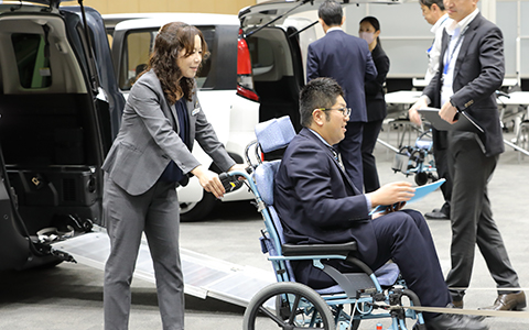 私にお任せください！