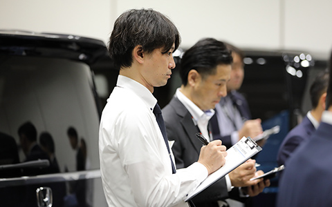 私にお任せください！