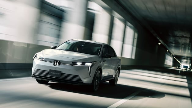 格別に軽快なドライビングフィールとEVならではの高い静粛性。画像