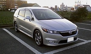 �X�g���[��