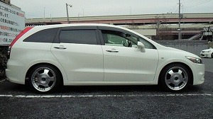 �X�g���[��