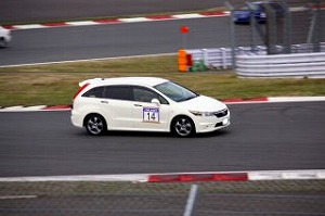 �X�g���[��