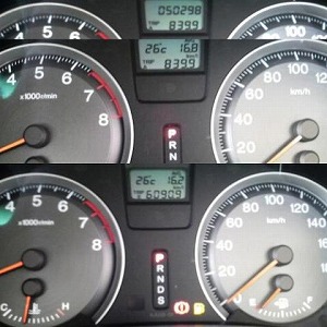 �X�g���[��