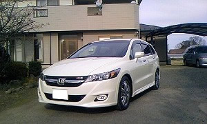 �X�g���[��