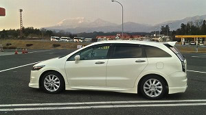 �X�g���[��