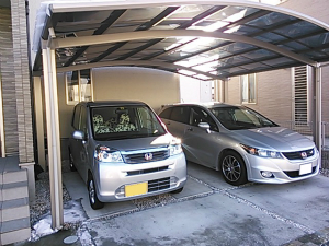 �X�g���[��