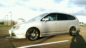 �X�g���[��